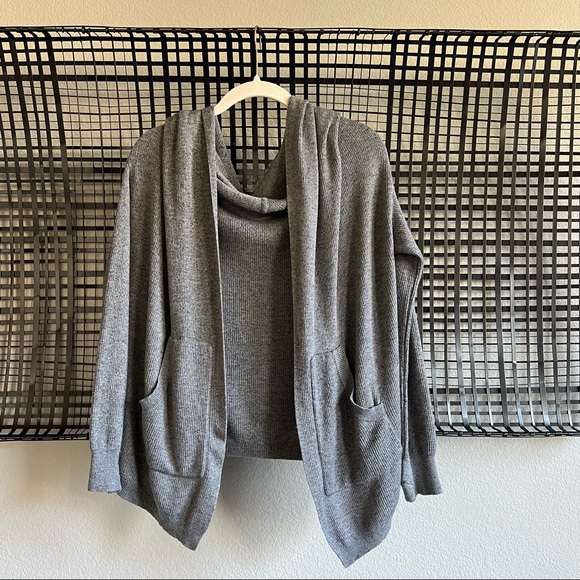 Lululemon Cabin Yogi Wrap - Picture 2 of 6